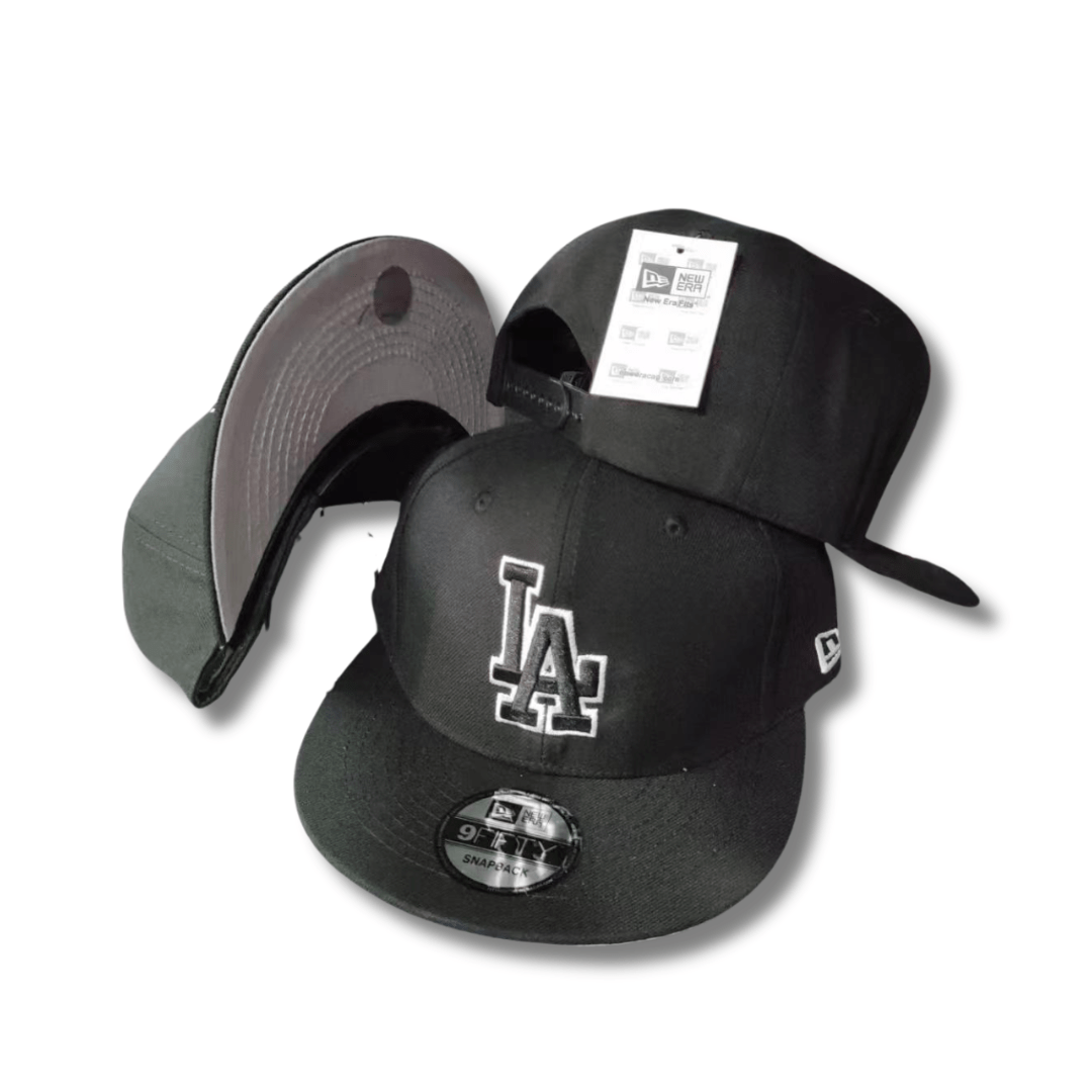 Los Angeles Dodgers New Era 9FIFTY Black with White Logo Outline – Snapback Cap